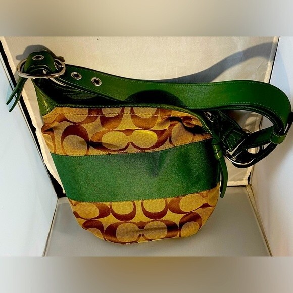 Coach Signature Classic C Bucket Bag - green/Tan color - Picture 1 of 8